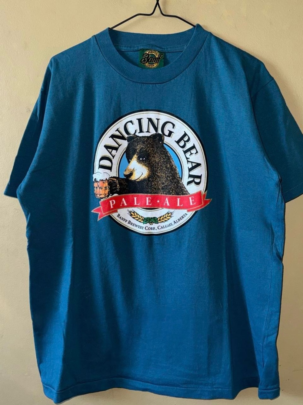 Vintage 90s Banff Brewery Calgary Alberta Crunchy Dancing Bear Pale Ale Beer Tee
